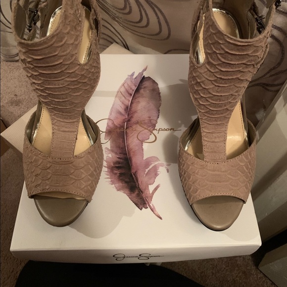 Jessica Simpson high heels! - Picture 2 of 9